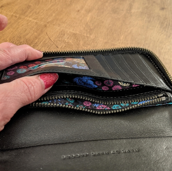 Marc Jacobs Disney Alice in Wonderland Wristlet - Picture 9 of 16